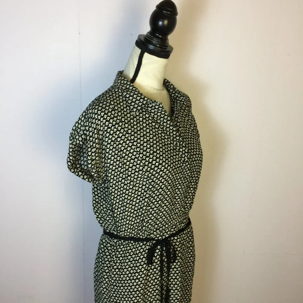 Ann Taylor Loft Mini Dress Size 8 Womans Black Floral Short Sleeve Elastic Waist - Picture 13 of 15